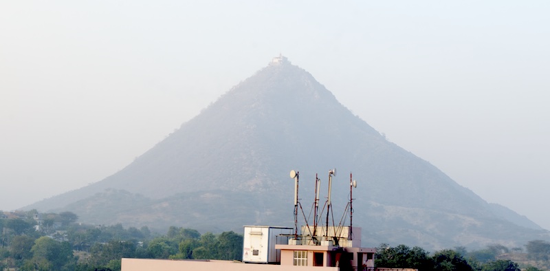 Pushkar-hill-temple.jpg