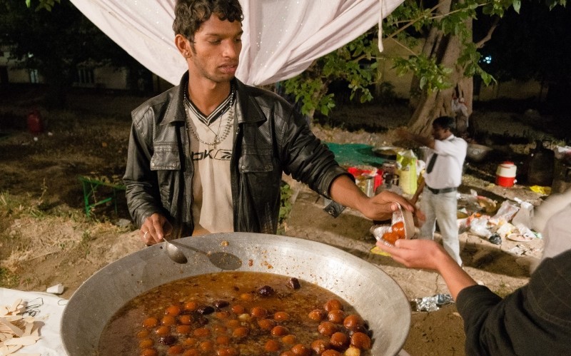 food-cooked-gulab-jamun.jpg