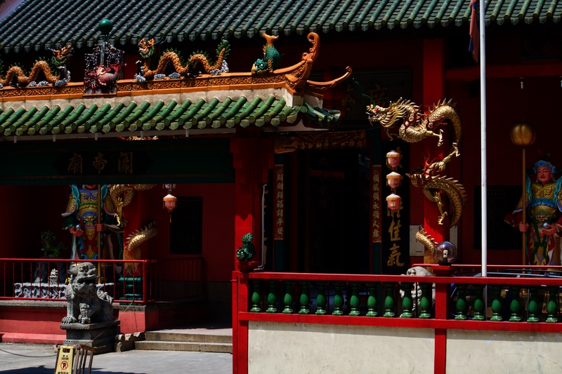 kl-chinatown-temple.jpg